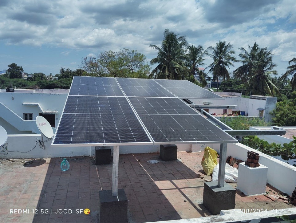 ADHANI 2.85KW SOLAR ON-GRID TIE SYSTEM👉 Loom solar 570 5 panels👉 Microtek 5Kw on-grid tie inve