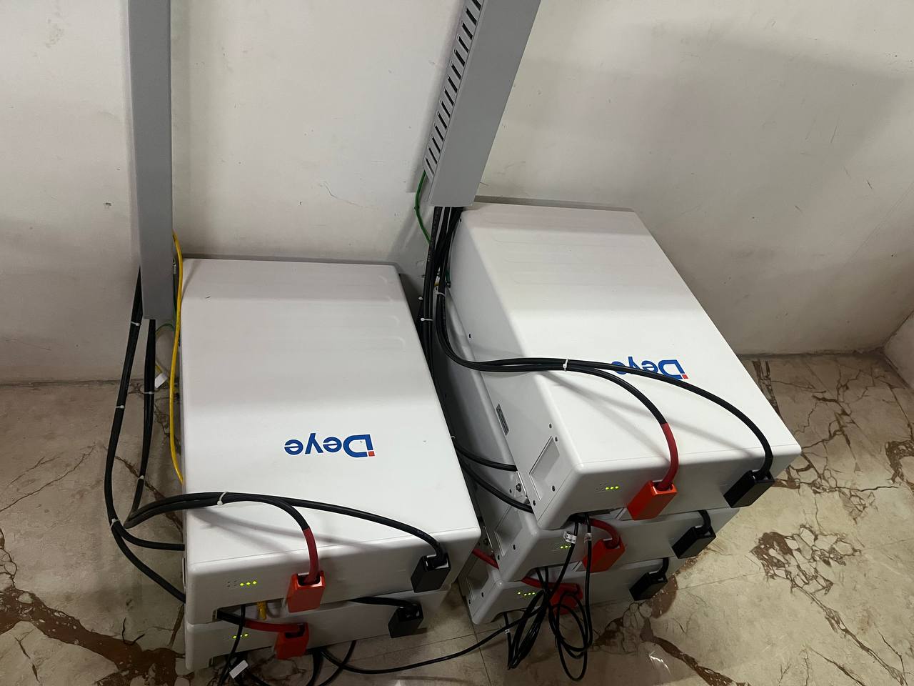 Devices of hybrid solar panel