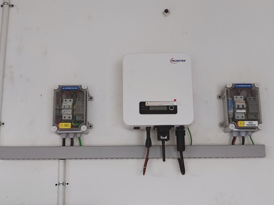 Microtek 2Kw SOLAR ON-GRID TIE SYSTEM👉 Microtek Panel 545wo x 4no’s 👉 Microtek 3Kw solar on-