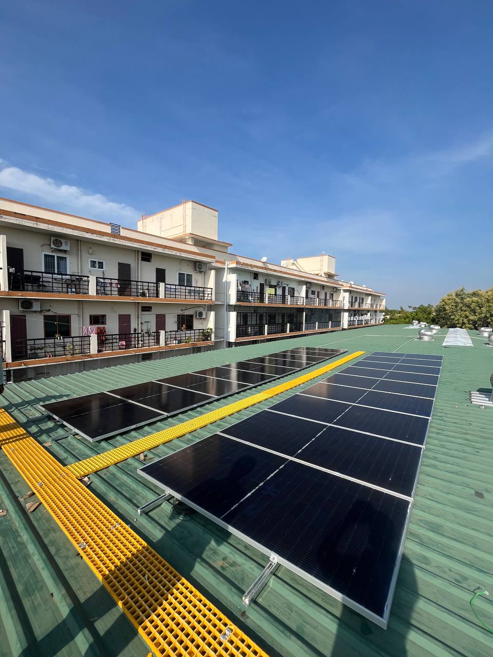 roof hybrid solar panel